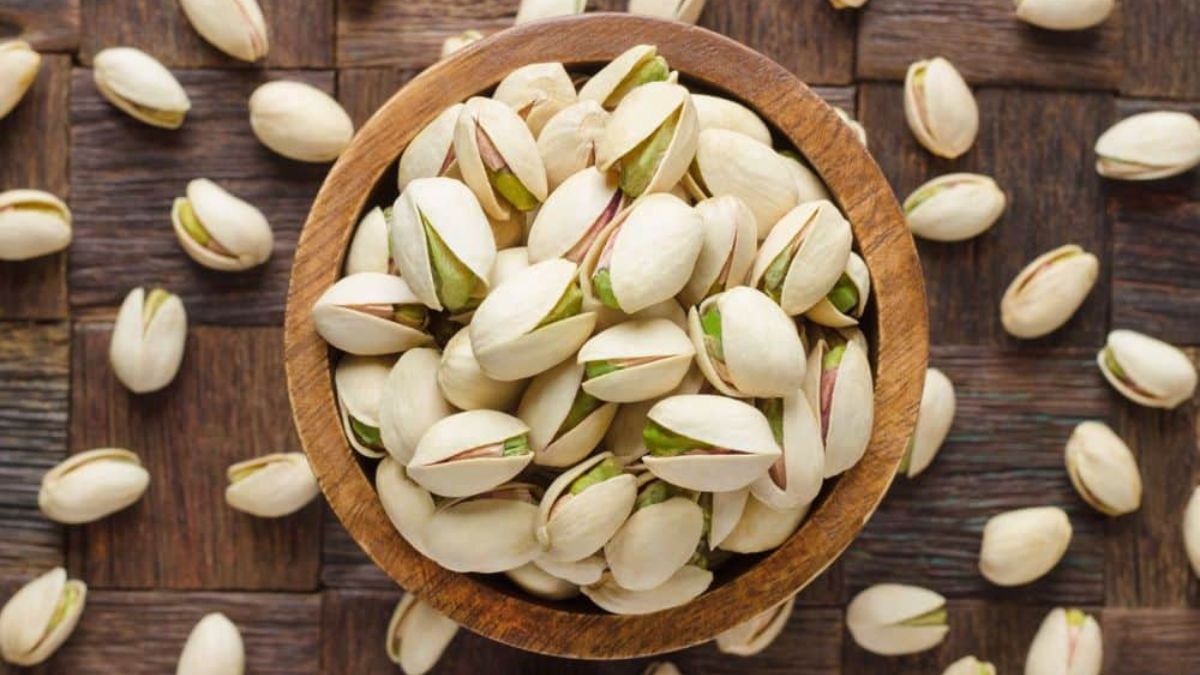 Top 15 Health Benefits of Pistachios: The Trending Superfood
