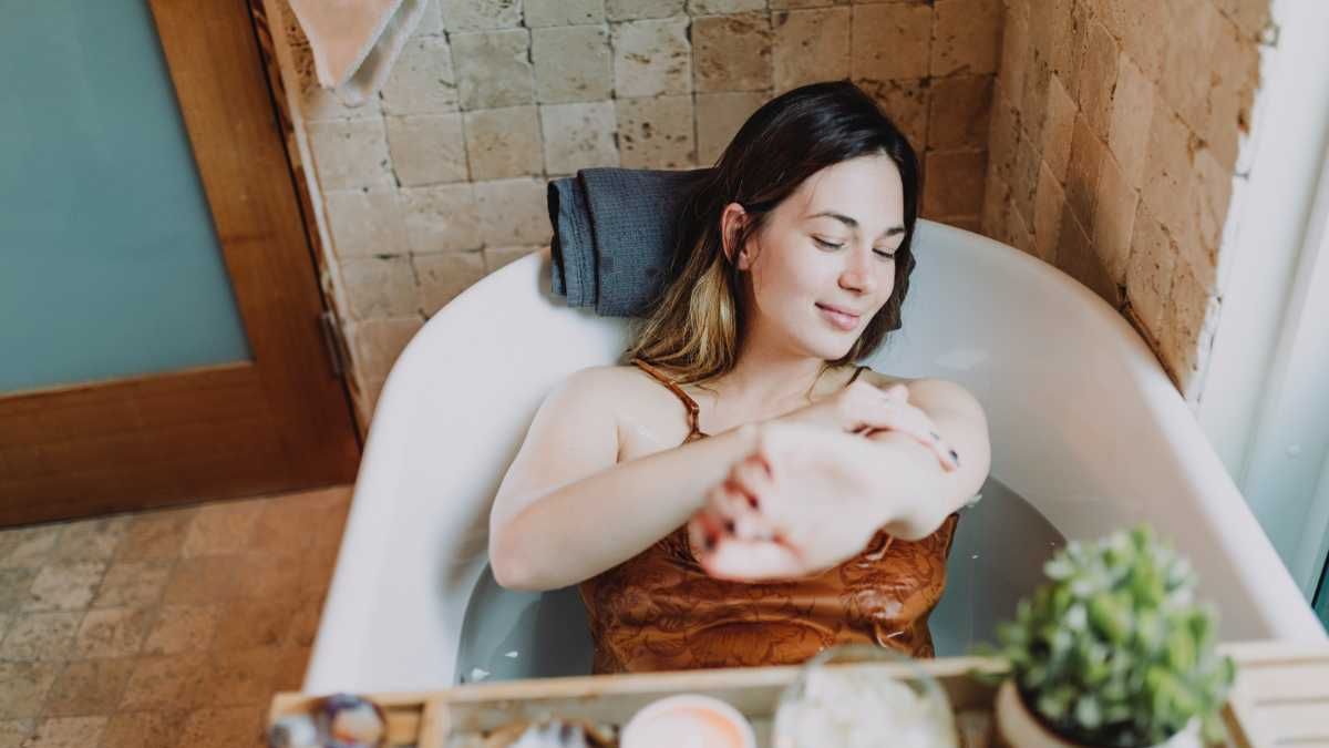 How and When To Bathe as per Ayurveda